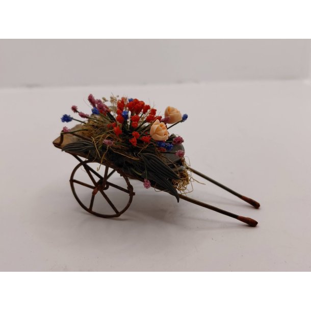 Lille vogn med blomster dekoration (brugt/som ny)