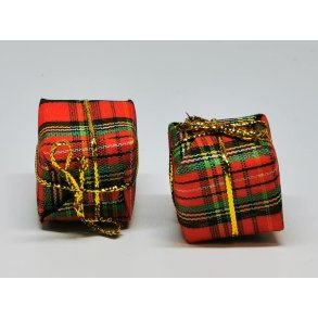 1 gave Gindpakket i stof og guldbnd (ny)