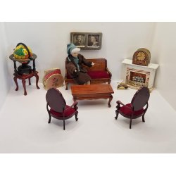 Spisebordsstol til dukkehus scala 1:12 (brugt)