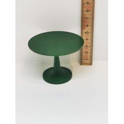 Rundt bord i plastik med sm fejl (brugt)