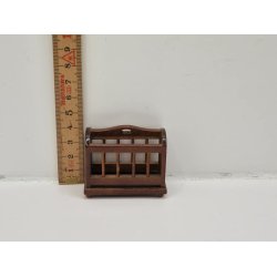 Avis/magasin holder i tr (brugt/som ny)