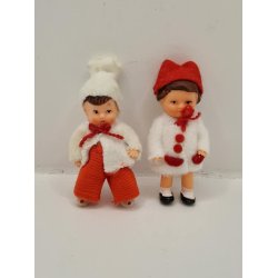 Ari dukke med hvid hue (brugt)