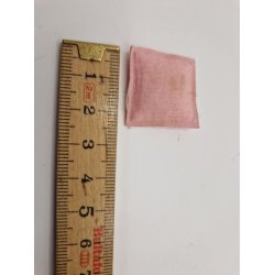 1 stk lille pude (brugt)