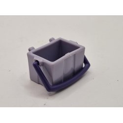 Kurv/spand til strigler. Schleich (brugt)