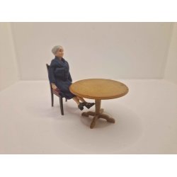 Spisebordsstol i plastik (brugt)