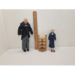 Hjrne reol i lakeret tr (brugt)