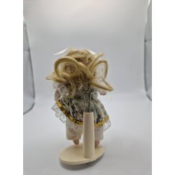 Dukke barn i porceln (brugt) uden stativ. 10 cm