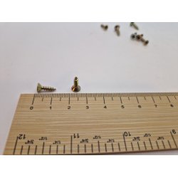 10 skruer 1,1 x 0,6 cm