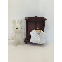Skjorte bluse. Sylvanian (brugt/lidt nusset)