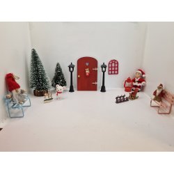 Dukke barn i porceln med nissetj (brugt/som ny)