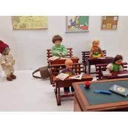 Skolebnk i tr (brugt)