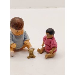 Meget lille bamse i plastik (brugt)