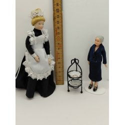 Stativ i metal med porcel�ns sk�le. Retter (brugt/som nyt)