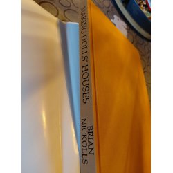 Making doll's house in 1:12 scale. Bog p� engelsk (brugt/lidt defekt)