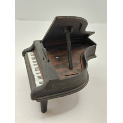 Flygel i malet plastik. Kleewere (brugt) 1:18