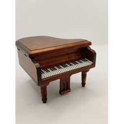 Flygel i tr� (brugt) 1:16