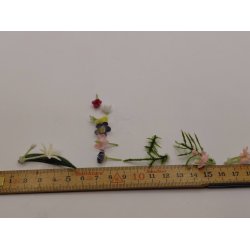 Div. Blomster og gr�nt i plastik (brugt)