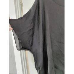 Sort bluse med flagermus �rmer. Mati (brugt) str ca 50/52