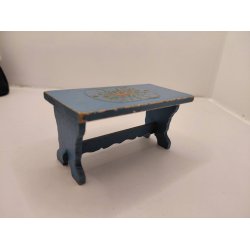 Spisebord i tr�. Lundby (brugt/med patina)