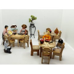 Stol i tr� med kinesisk tegn (brugt) 1:16/18