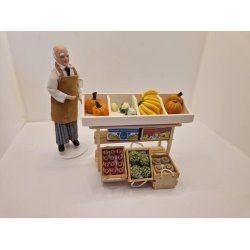 Hylde med 4 rum i umalet tr (ny)