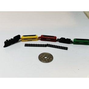 Tog med skinner i metal (nyt)