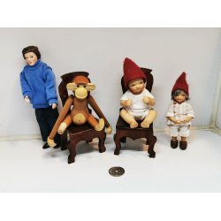 Stol i tr til dukkehus scala 1:10 (brugt)