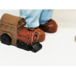 Dukke dreng i resin scala 1:12