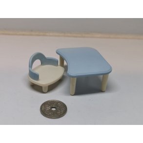 Sylvanian brnestol og bord (brugt)