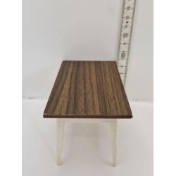 Spisebord I plastik til dukkehus scala 1:12 (brugt)