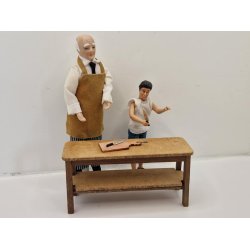 Slagterkniv med sort hndtag i metal