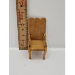 Spisebordsstol i tr (brugt)