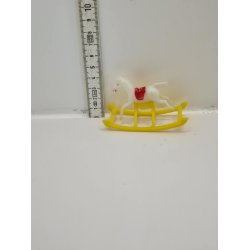 Gyngehest i plastik (gammel)