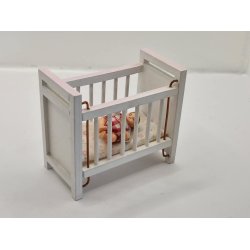 Baby seng med madras (brugt)