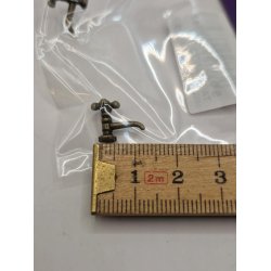 2 vandhaner i metal (nye)