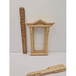 Victoriansk vindue i umalet tr med rigtig rude i glas (nyt)