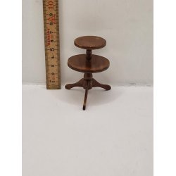 Piedestal i tr (gammel)