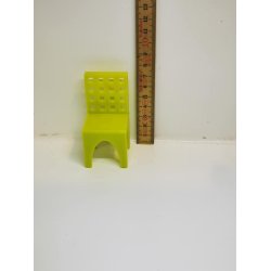 Stol i plastik til dukkehus scala 1:12 (brugt)