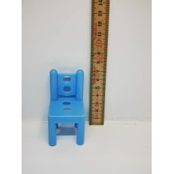 Stol i plastik til dukkehus scala 1:12 (brugt)