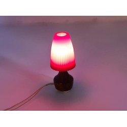 Bordlampe med tr fod. Med Lundby stik (gammel)