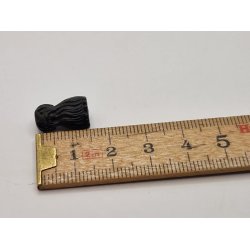 Meget lille hund i plastik (brugt)