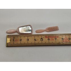 Hndspejl og brste i plastik (brugt)