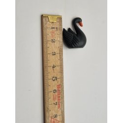 Svane i sort eller hvid. I resin (ny)