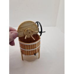 Gammeldags vaskemaskine i tr (hndlavet)