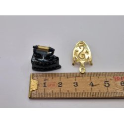 Strygejern og varmeplade i metal (brugt/som nyt)