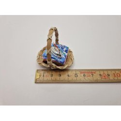 Kurv med tj og strygejern (nyt)