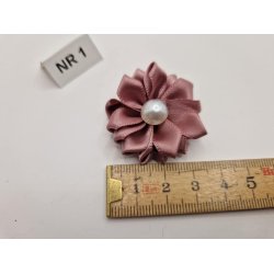 Rosette med perle (ny)  4 cm