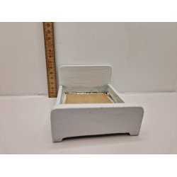 Seng i tr. Malet (brugt) Scala 1:12 = barneseng,  Scala 1:16/18 dobbeltseng 