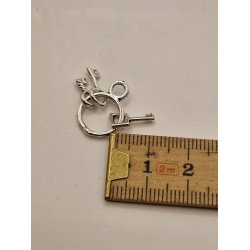 Nglering med 3 ngler i metal.