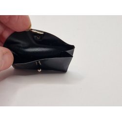 Clutch taske i plastik/lak (brugt/som ny)